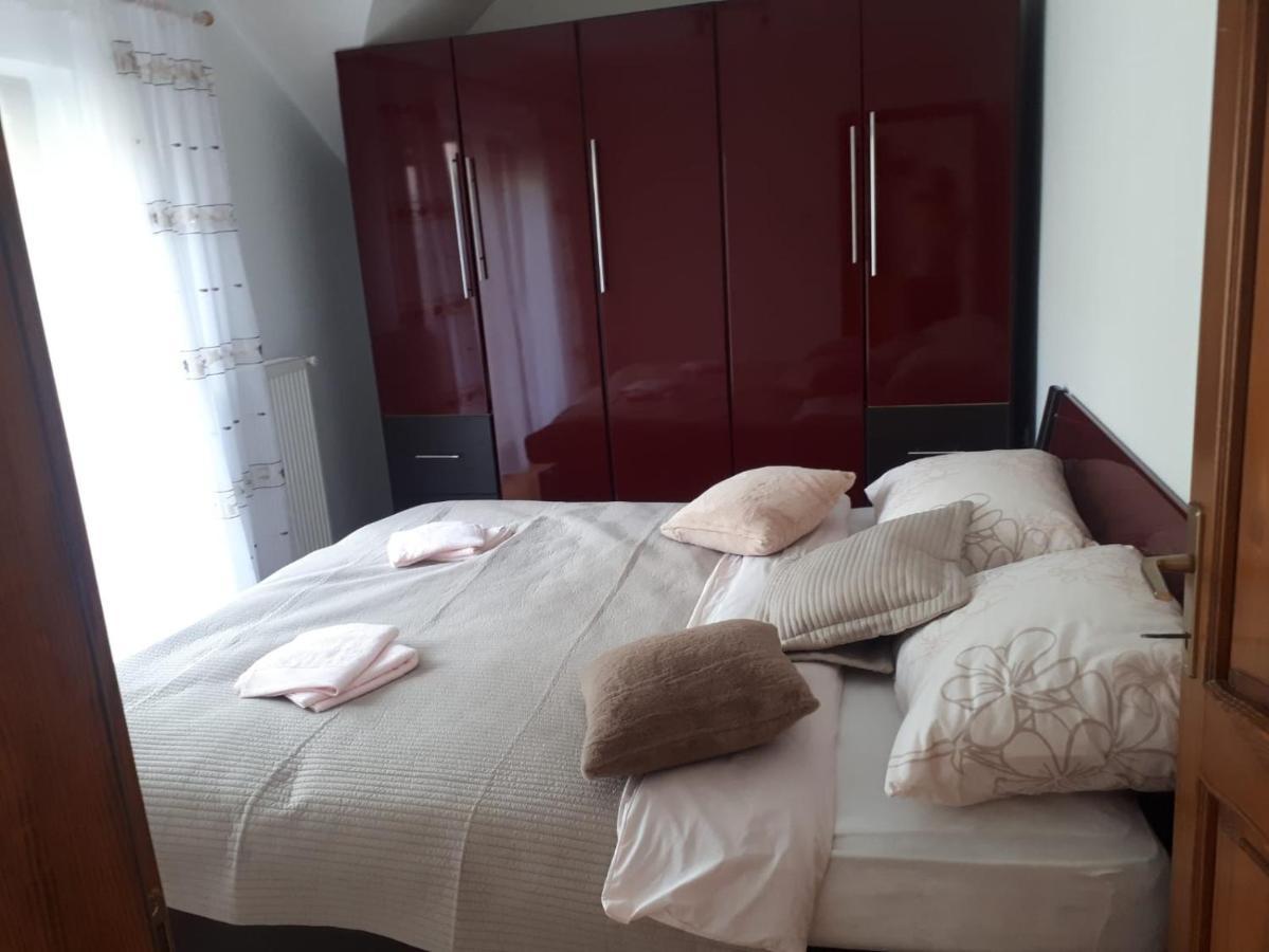 Apartman Nika Otočac Eksteriør bilde
